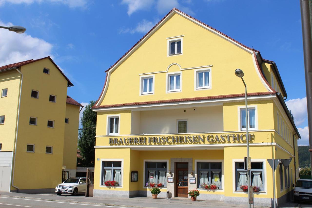 Brauerei Und Gasthof Frischeisen Kelheim Extérieur photo